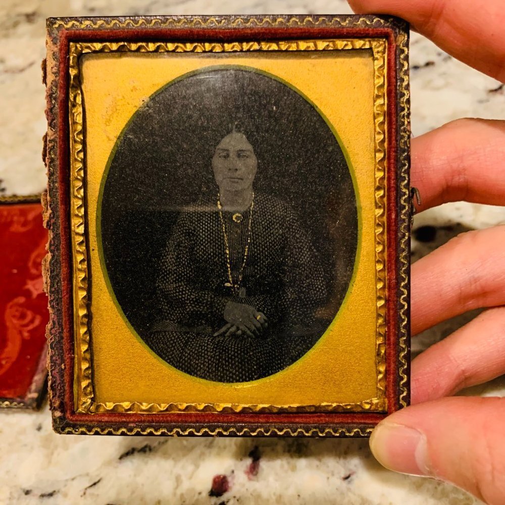Amazing 1/6 Plate Superb Masterpiece of Young Woman Daguerreotype
